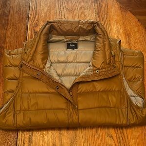 Gap puffer vest